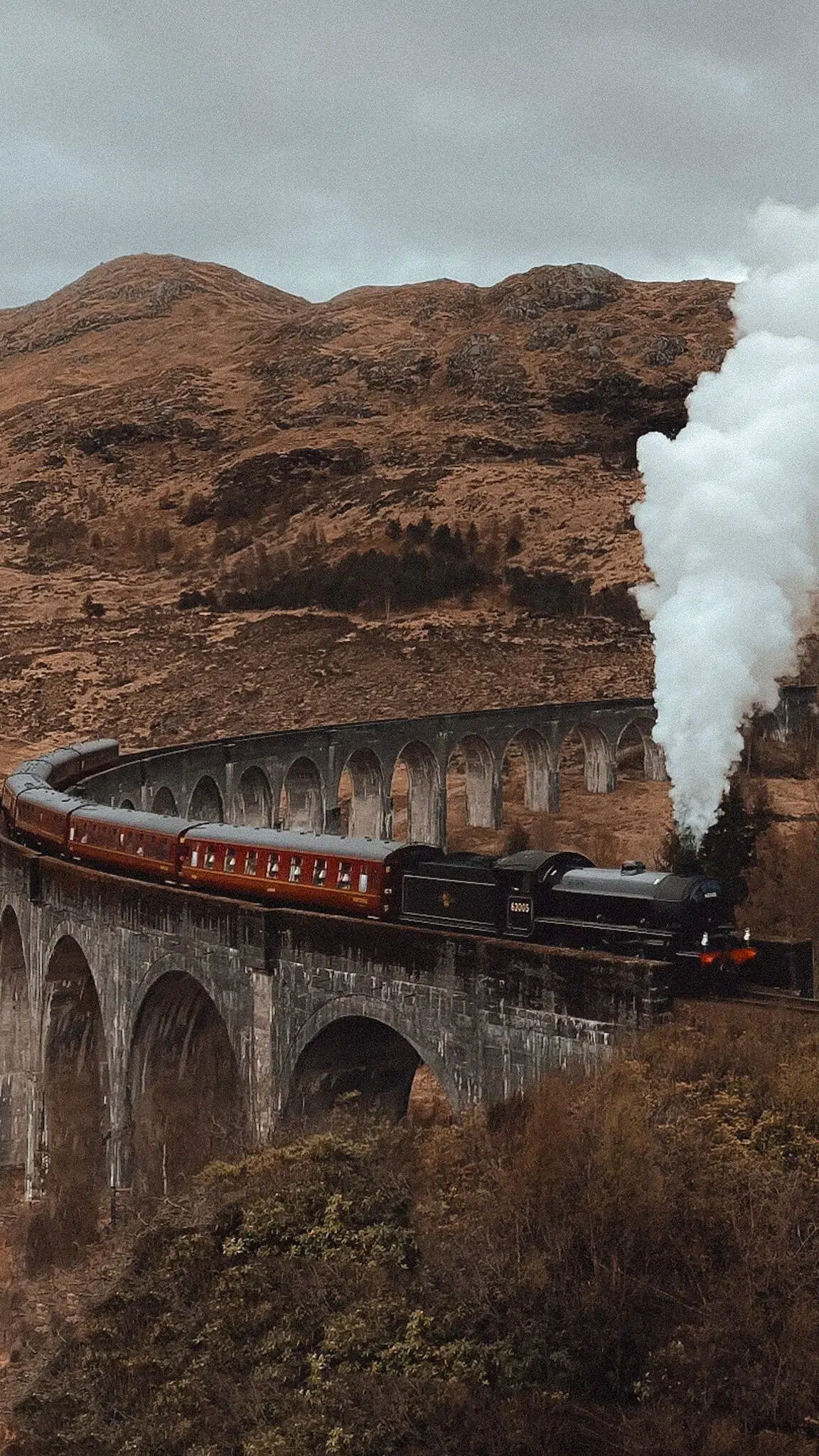 photograph-harry-potter-steam-train-glenfinnan-viaduct